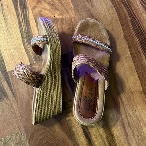 Slide on sandals 👡